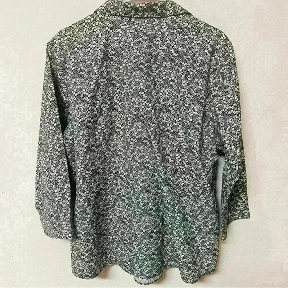 L.L. Bean black and white floral top size XL - Picture 2 of 5